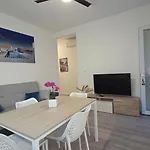 Gigi House - Appartamento Piazza Mazzini - 200M Dal Mare Con Posto Spiaggia