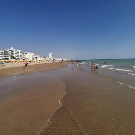 Apartment Gigi House - Piazza Mazzini - 200m Dal Mare Con Posto Lido di Jesolo